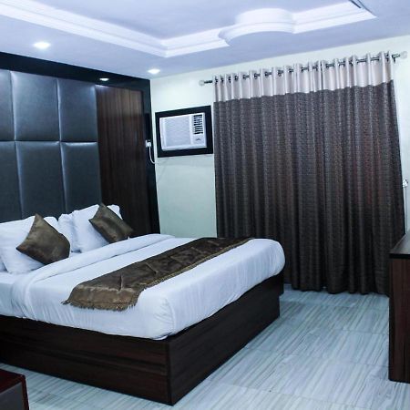 Six Diamond Hotel Ікеджа Екстер'єр фото