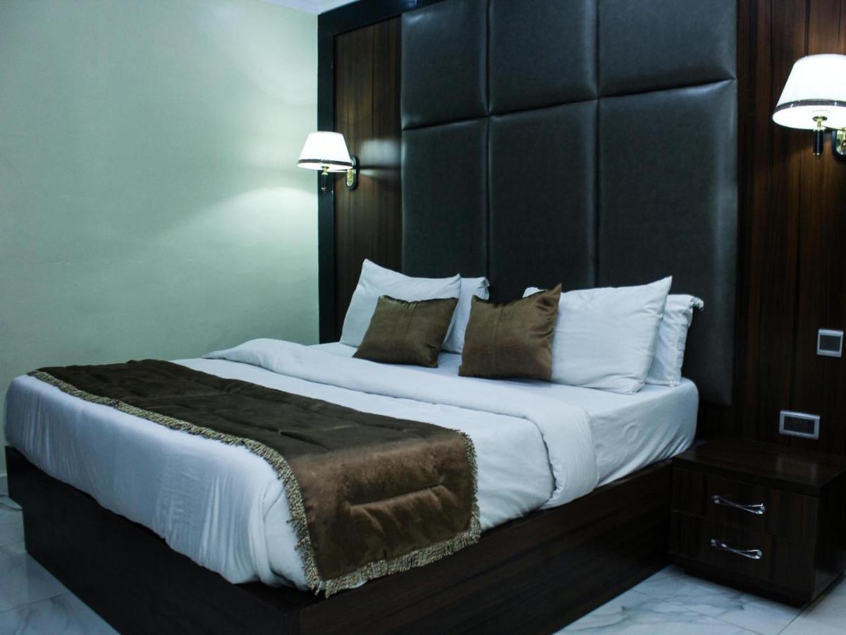 Six Diamond Hotel Ікеджа Екстер'єр фото
