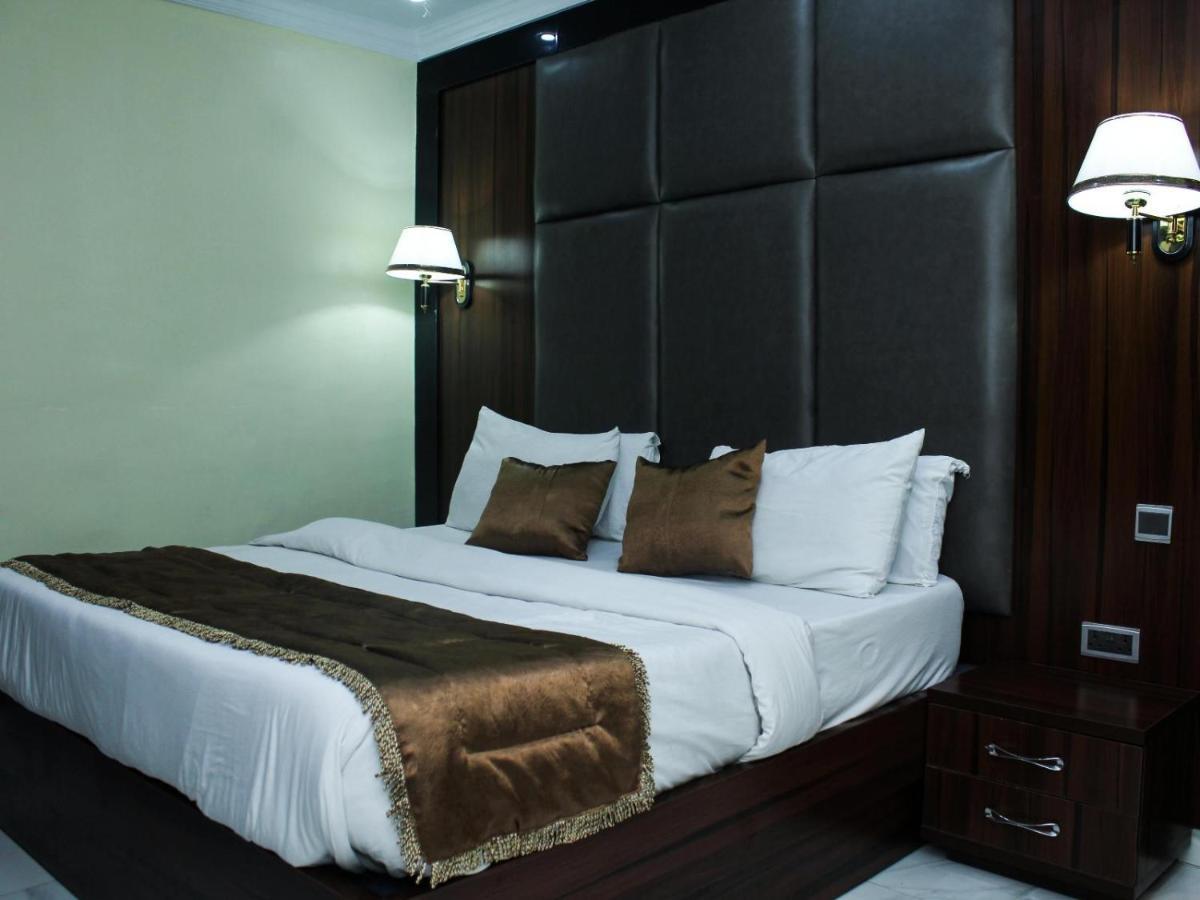 Six Diamond Hotel Ікеджа Екстер'єр фото